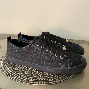 ♥️SOLD♥️ Guess black logo GG sneakers size 7